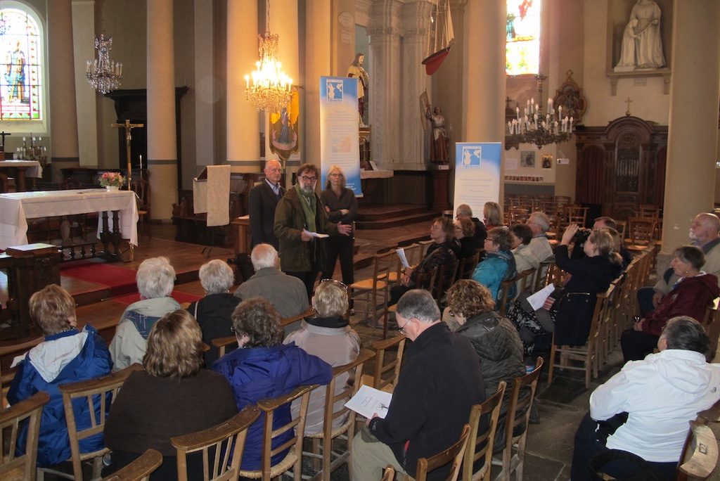 Rencontre à l'église de Saint-Coulomb